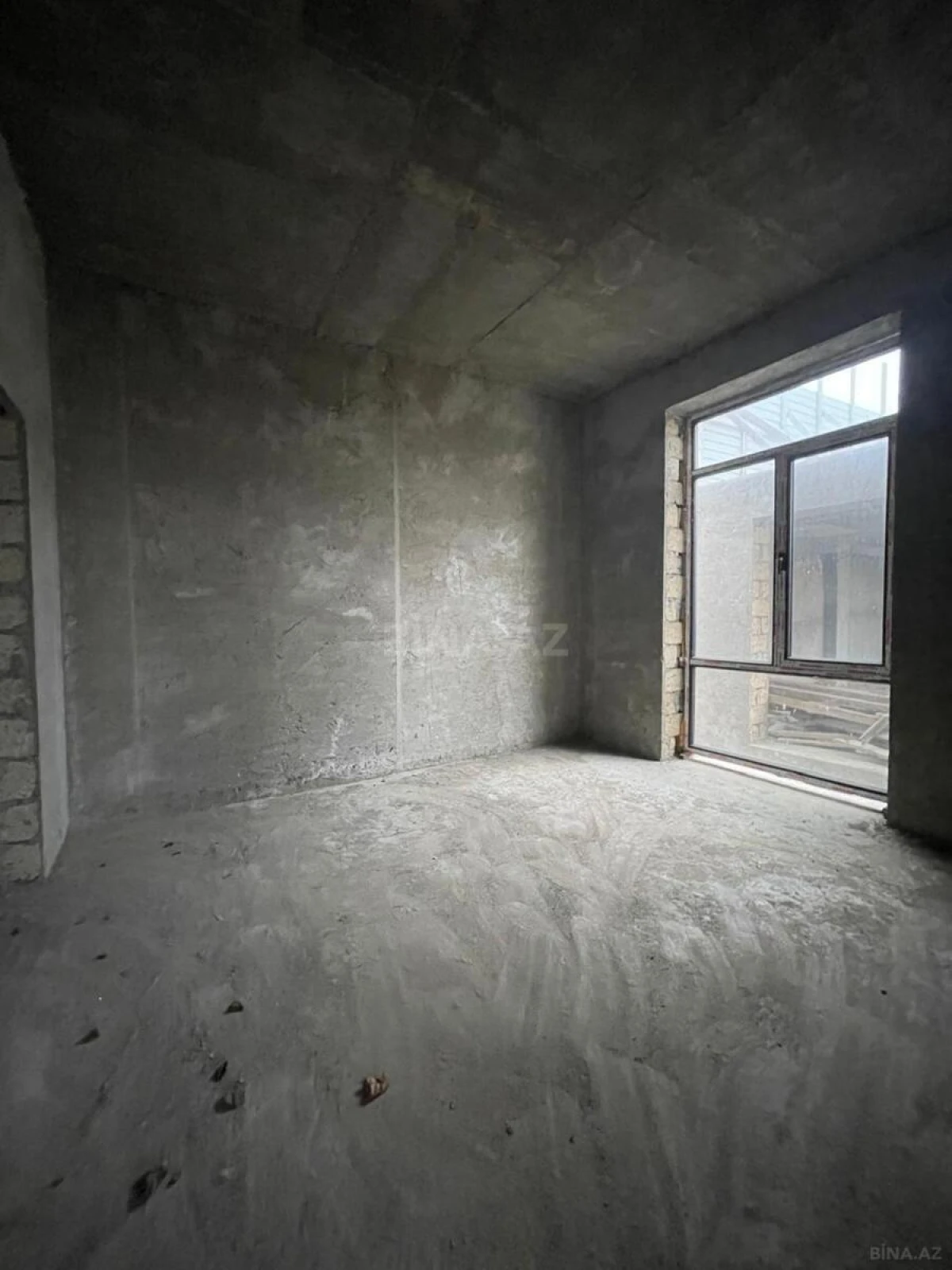 Satılır 5 otaqlı həyət evi 200 m²