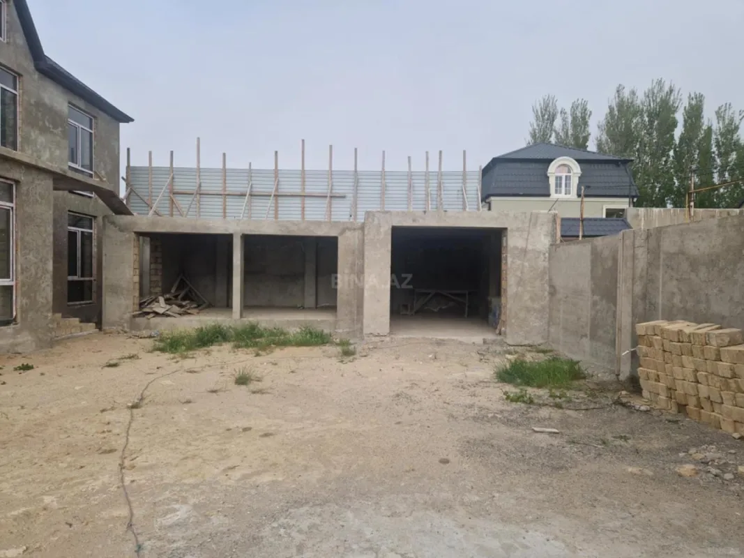 Satılır 5 otaqlı həyət evi 200 m²