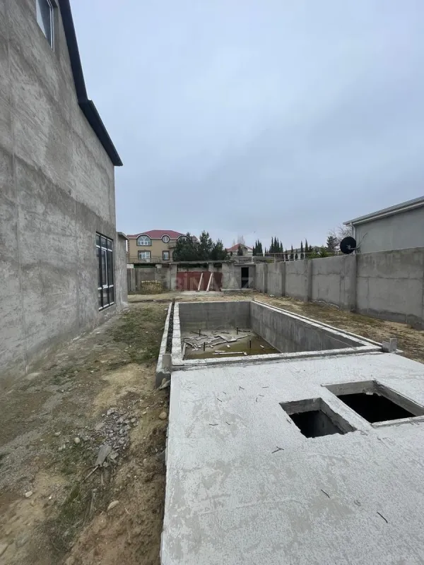 Satılır 5 otaqlı həyət evi 200 m²