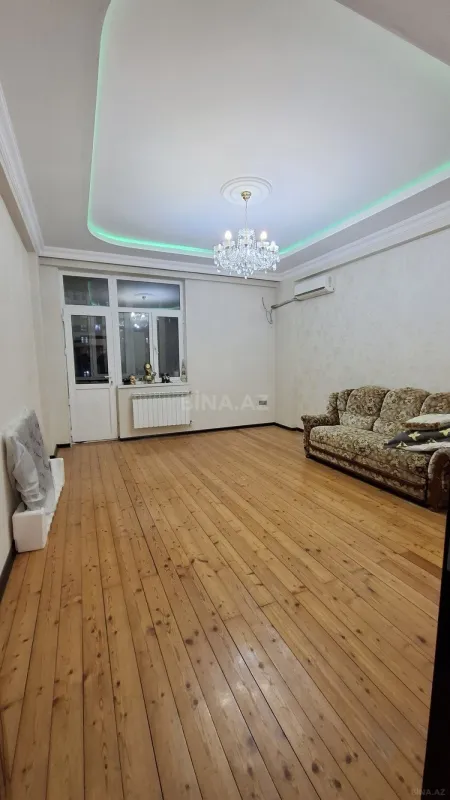 Satılır 2 otaqlı mənzil 70 m²
