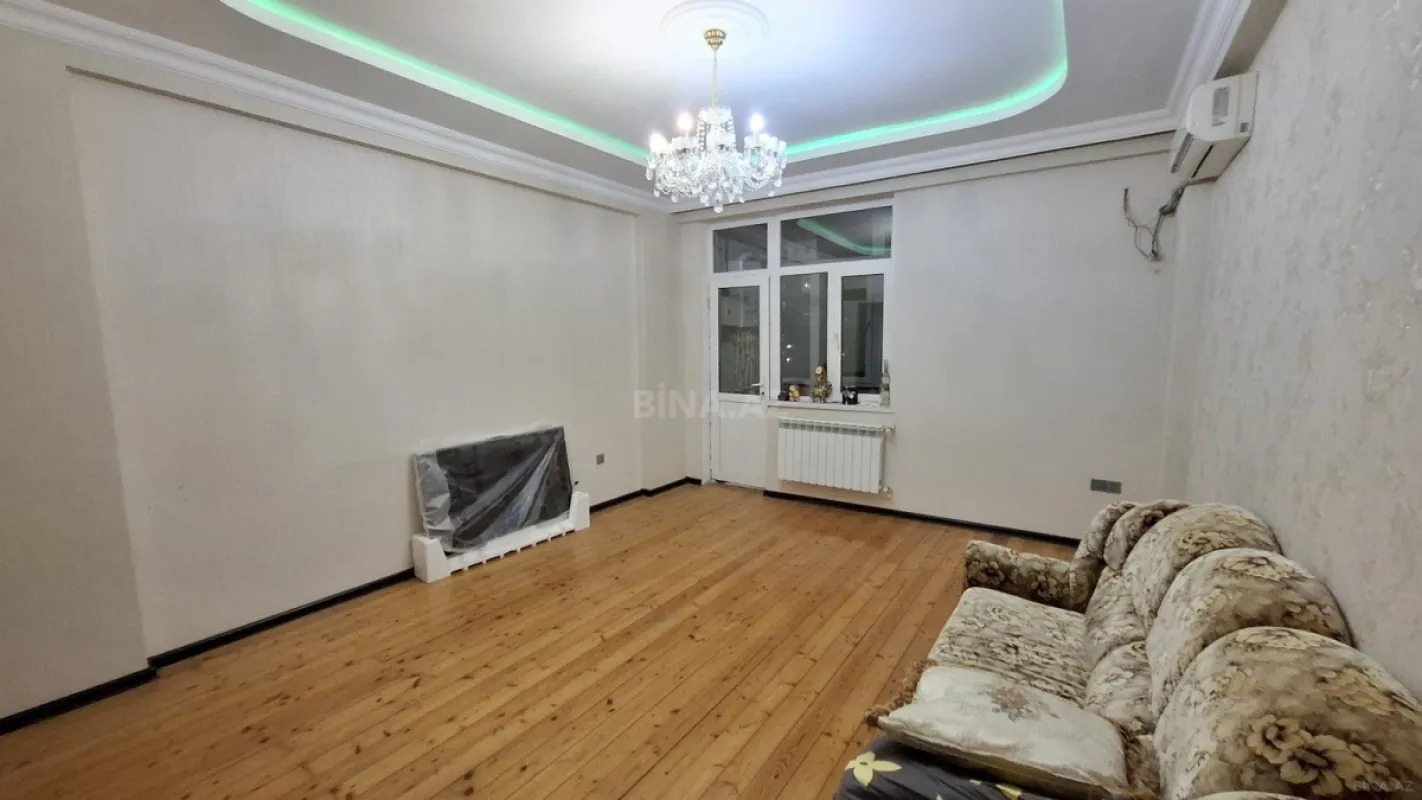 Satılır 2 otaqlı mənzil 70 m²