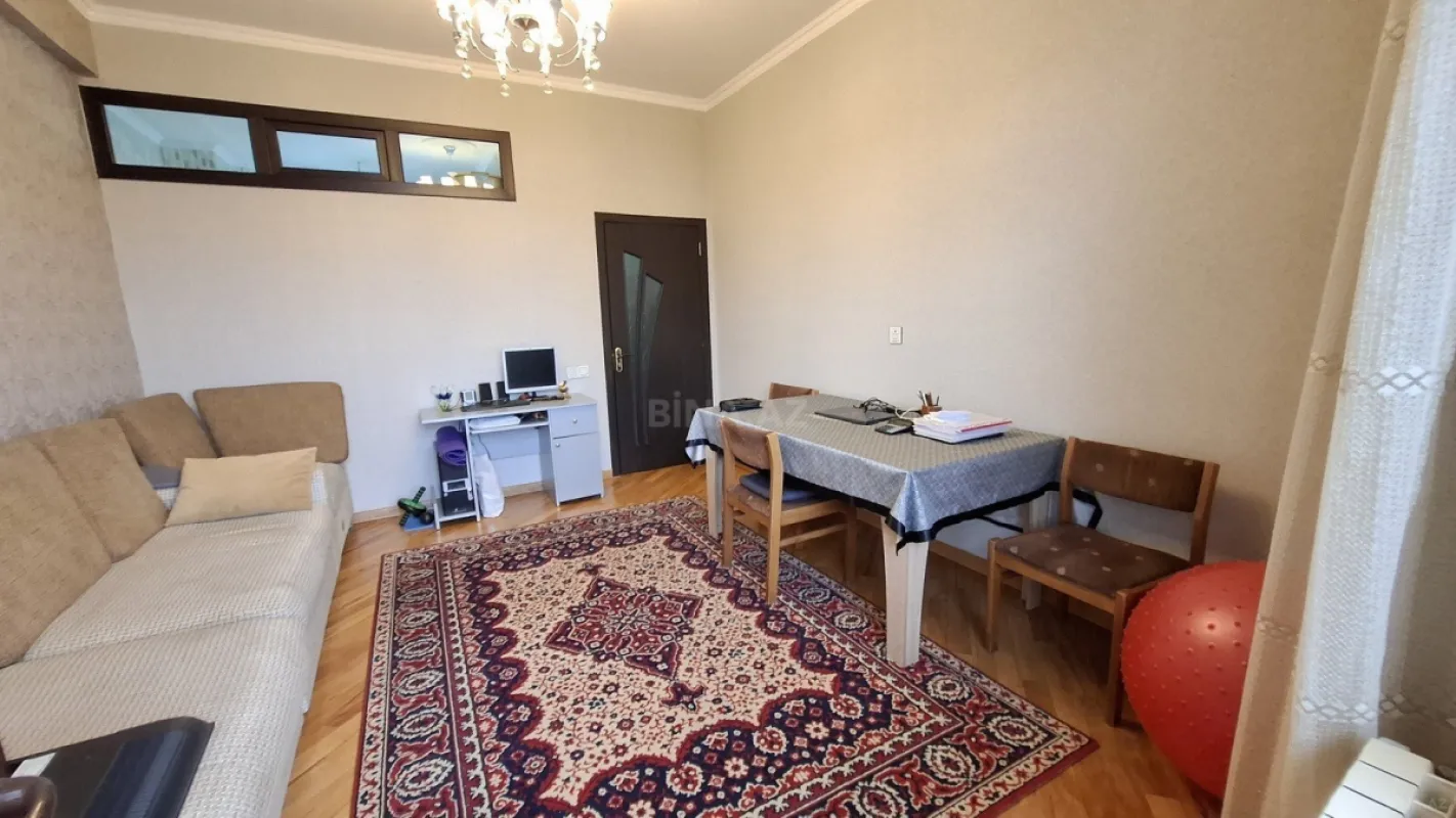 Satılır 2 otaqlı mənzil 65 m²