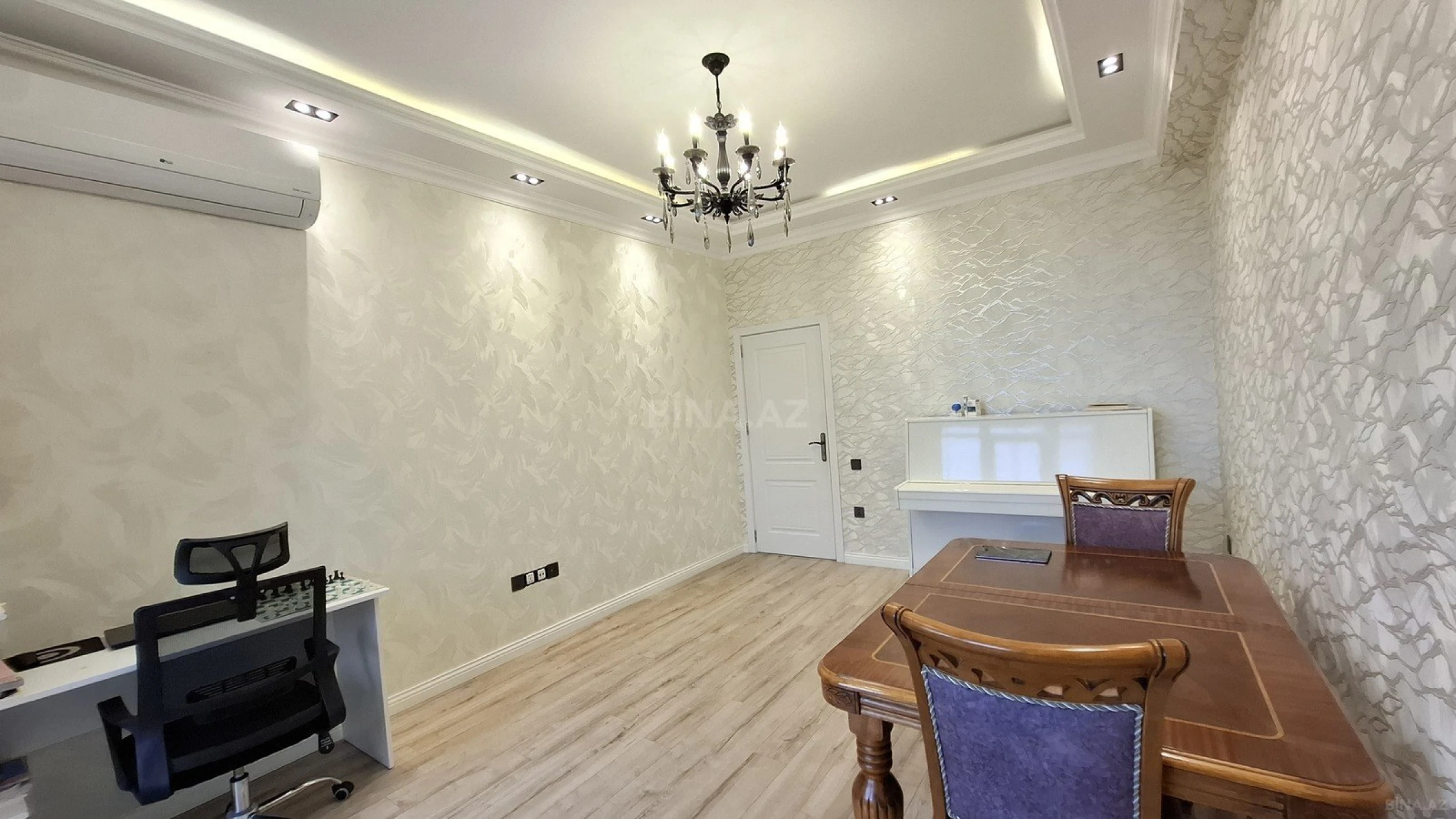 Satılır 2 otaqlı mənzil 67 m²
