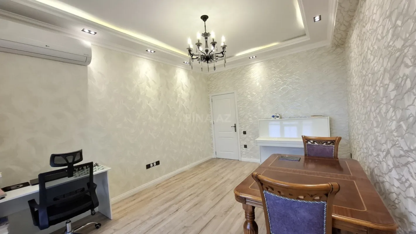 Satılır 2 otaqlı mənzil 67 m²