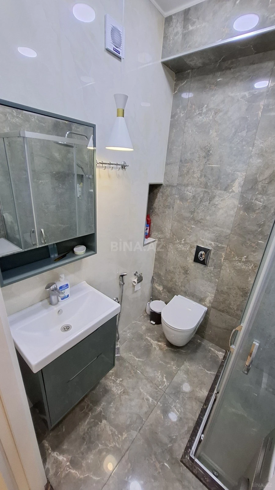 Satılır 2 otaqlı mənzil 67 m²