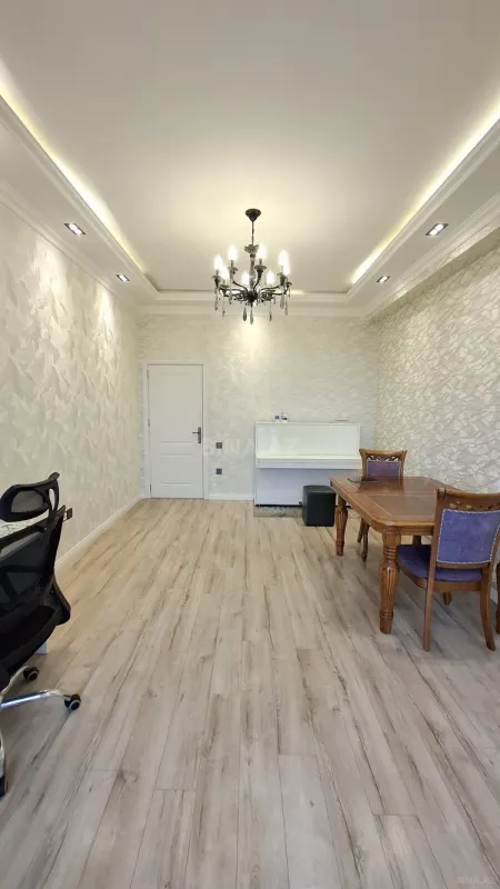 Satılır 2 otaqlı mənzil 67 m²