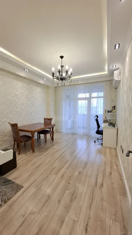 Satılır 2 otaqlı mənzil 67 m²