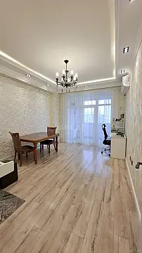 Satılır 2 otaqlı mənzil 67 m²