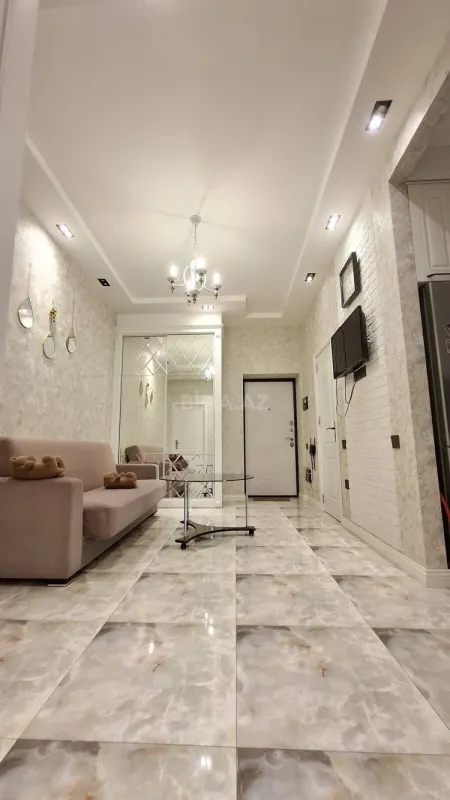 Satılır 2 otaqlı mənzil 67 m²