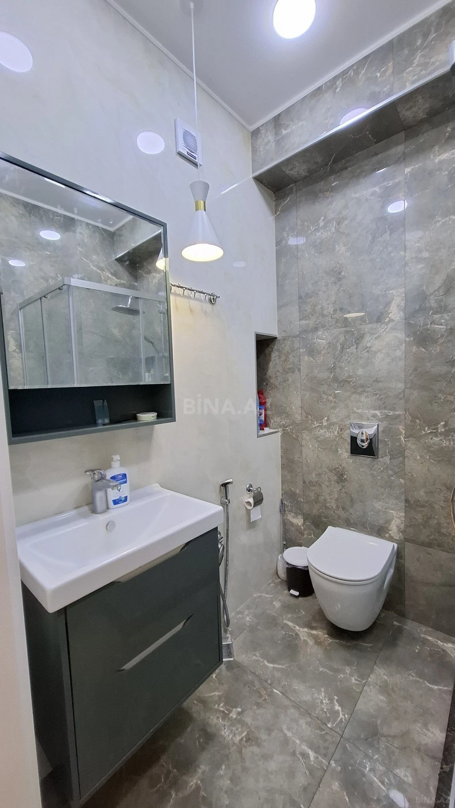 Satılır 2 otaqlı mənzil 67 m²