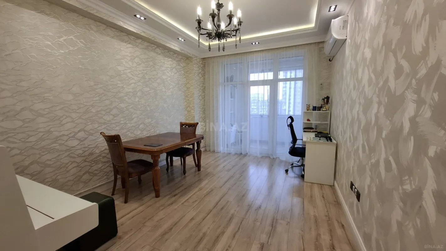 Satılır 2 otaqlı mənzil 67 m²