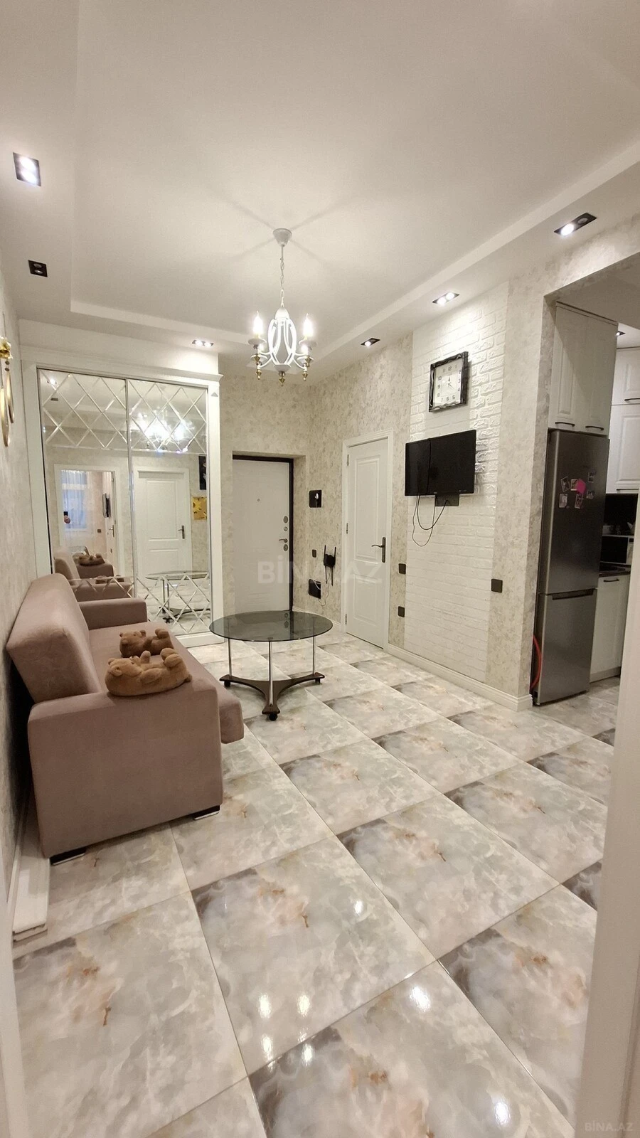 Satılır 2 otaqlı mənzil 67 m²