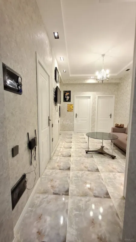 Satılır 2 otaqlı mənzil 67 m²