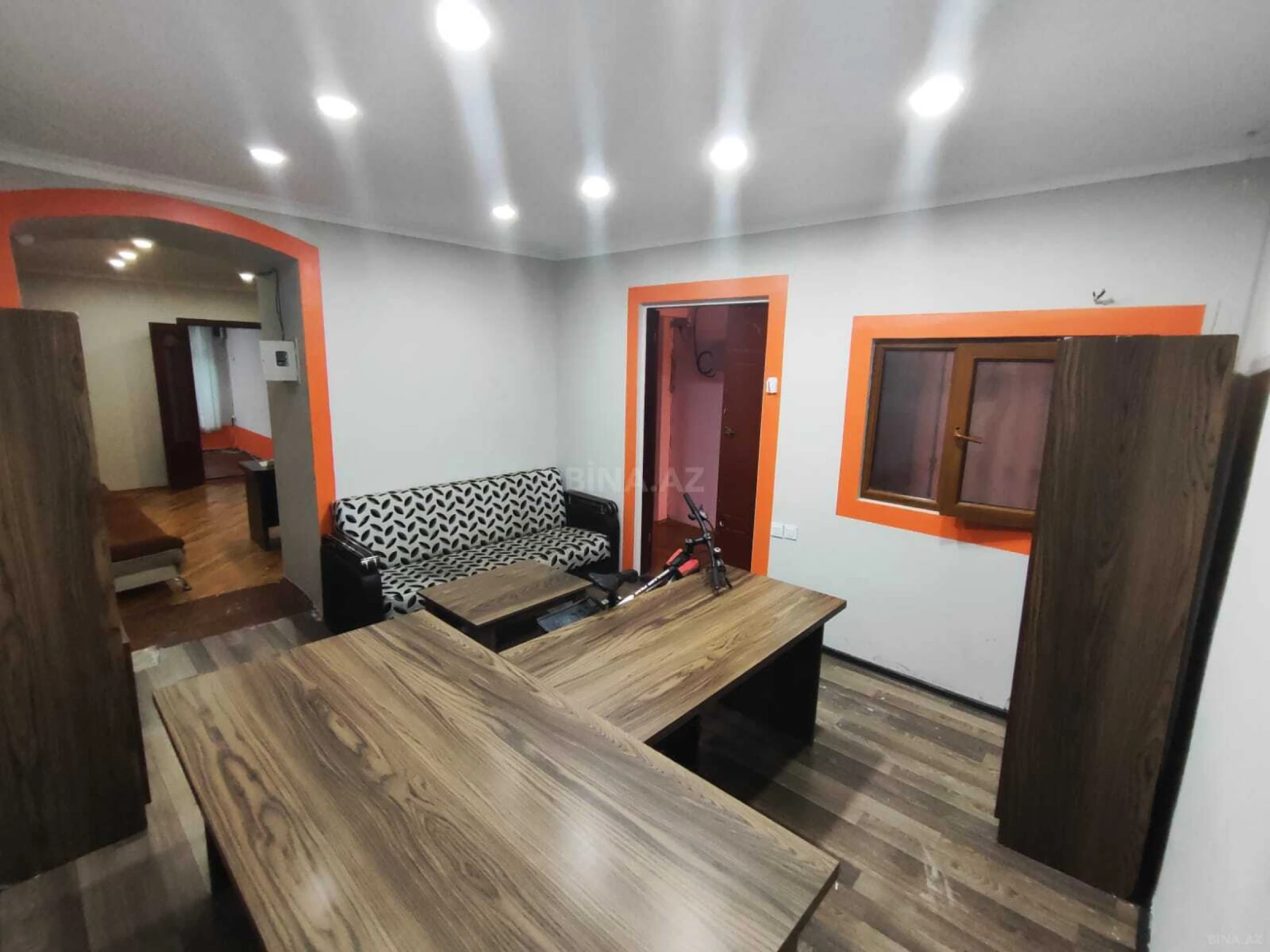 Kirayə verilir 5 otaqlı mənzil 130 m²