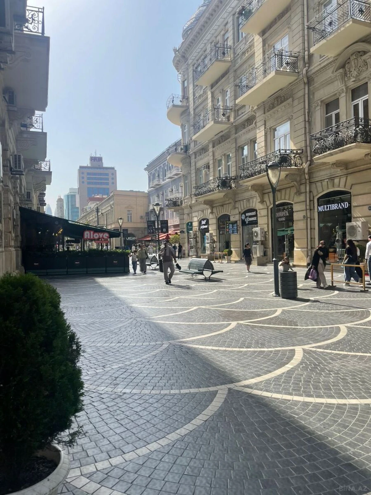 Kirayə verilir 5 otaqlı mənzil 130 m²