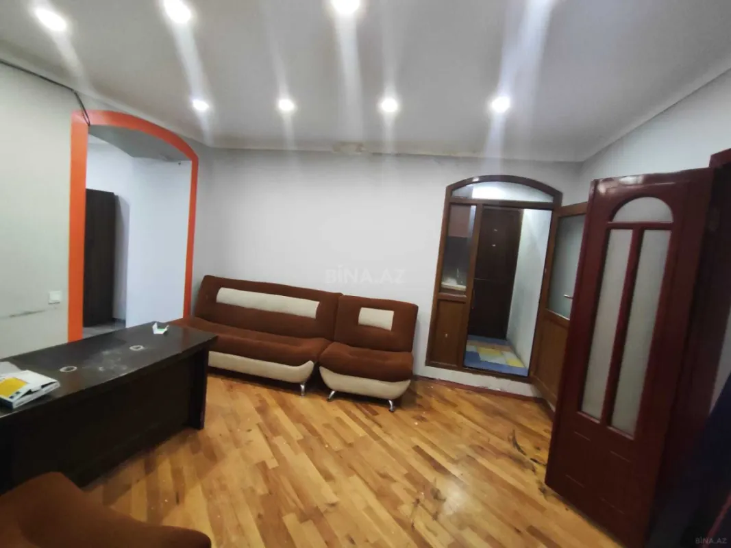 Kirayə verilir 5 otaqlı mənzil 130 m²