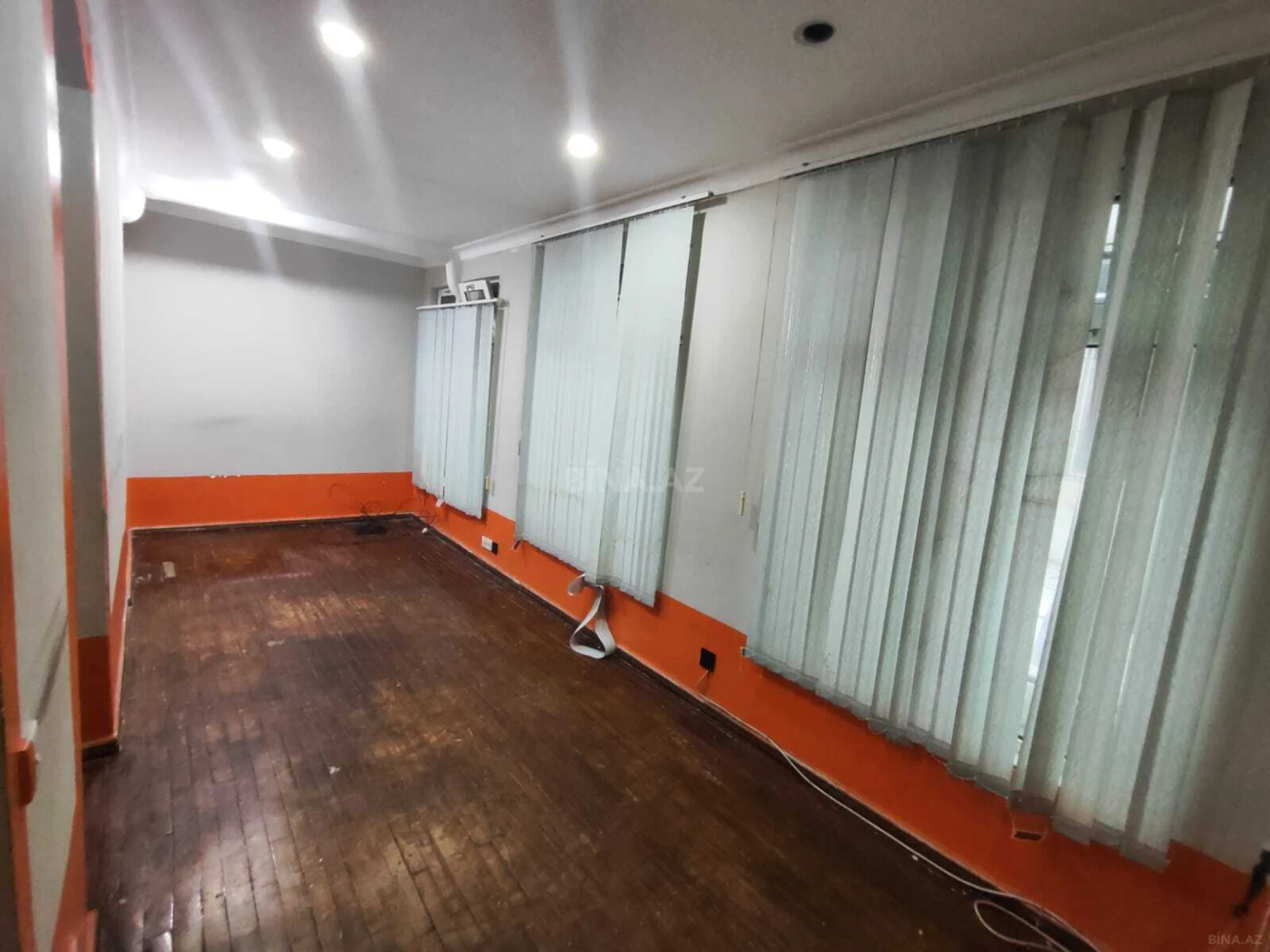 Kirayə verilir 5 otaqlı mənzil 130 m²