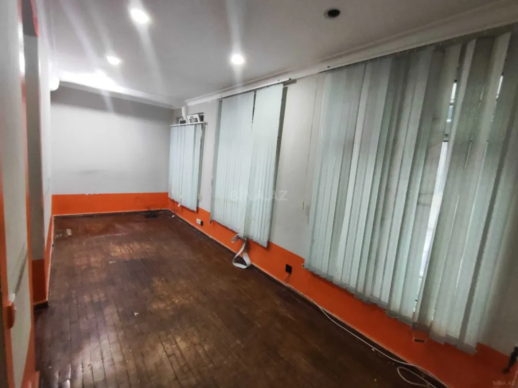 Kirayə verilir 5 otaqlı mənzil 130 m²