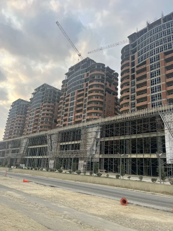 Satılır 2 otaqlı mənzil 101 m²