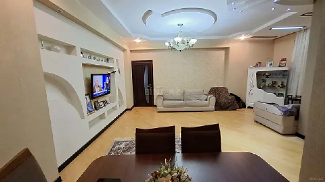 Satılır 2 otaqlı mənzil 100 m²