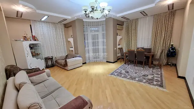 Satılır 2 otaqlı mənzil 100 m²