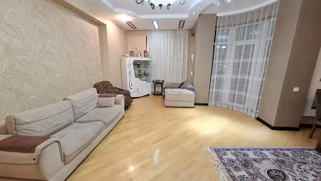 Satılır 2 otaqlı mənzil 100 m²