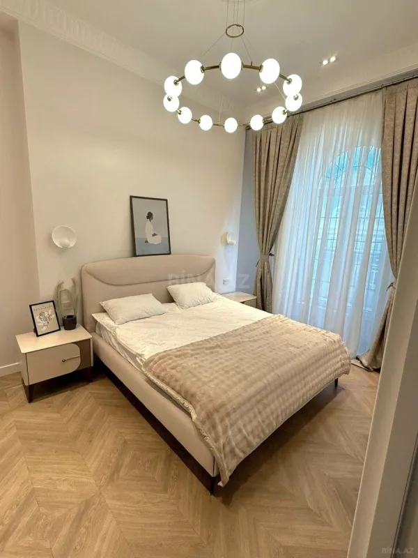 Kirayə verilir 2 otaqlı mənzil 90 m²