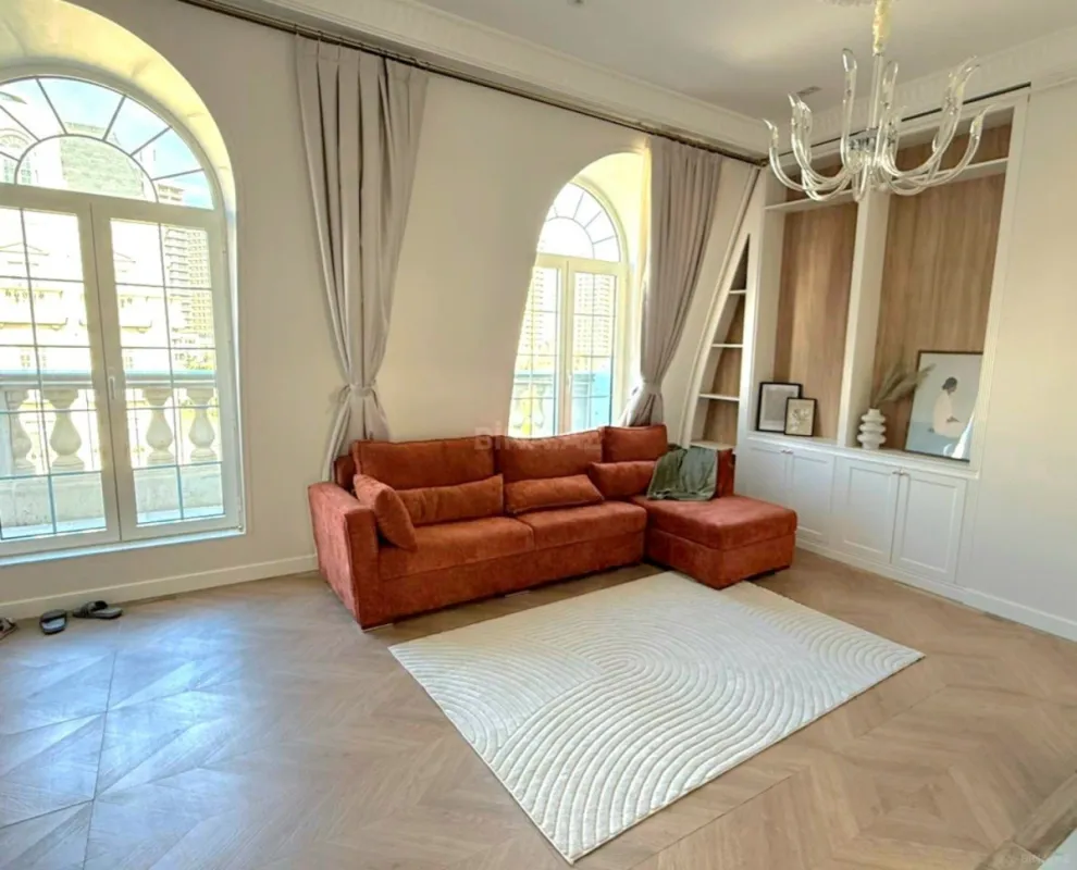 Kirayə verilir 2 otaqlı mənzil 90 m²