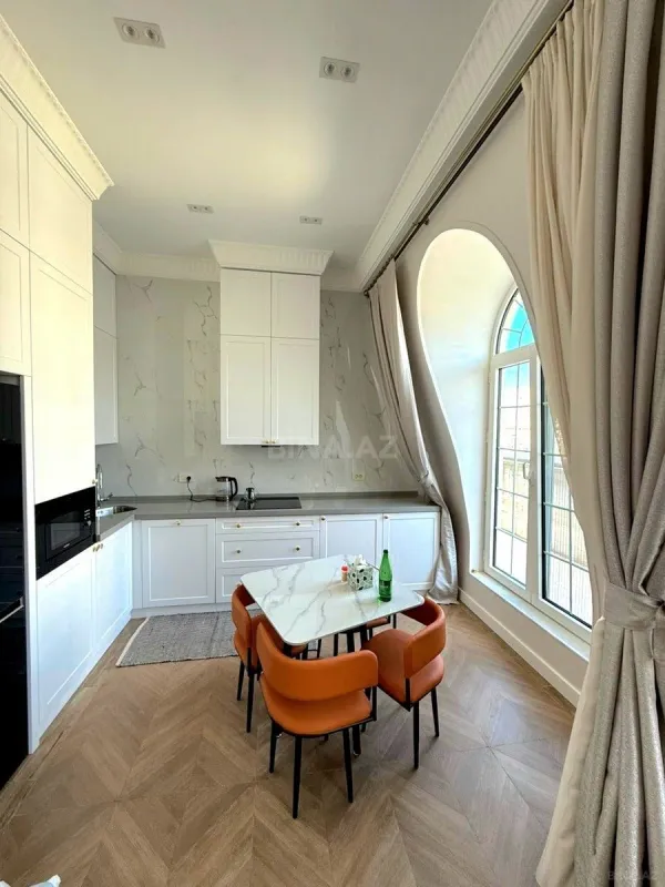 Kirayə verilir 2 otaqlı mənzil 90 m²