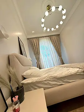 Kirayə verilir 2 otaqlı mənzil 90 m²