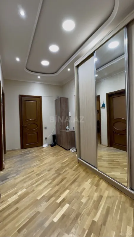 Satılır 2 otaqlı mənzil 80 m²