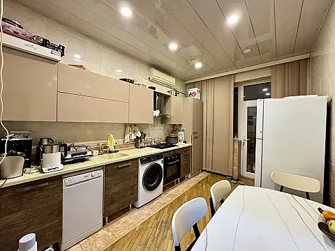 Satılır 2 otaqlı mənzil 80 m²