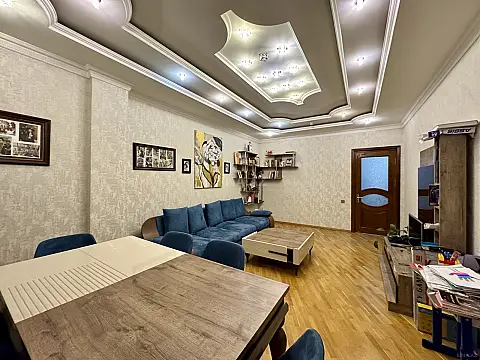 Satılır 2 otaqlı mənzil 80 m²