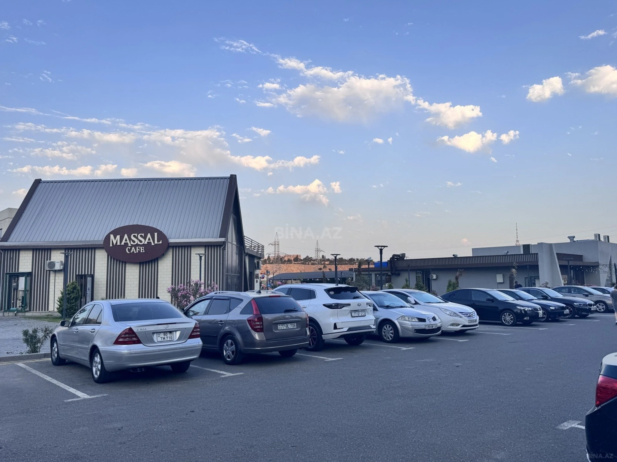 Satılır 4 otaqlı mənzil 110 m²