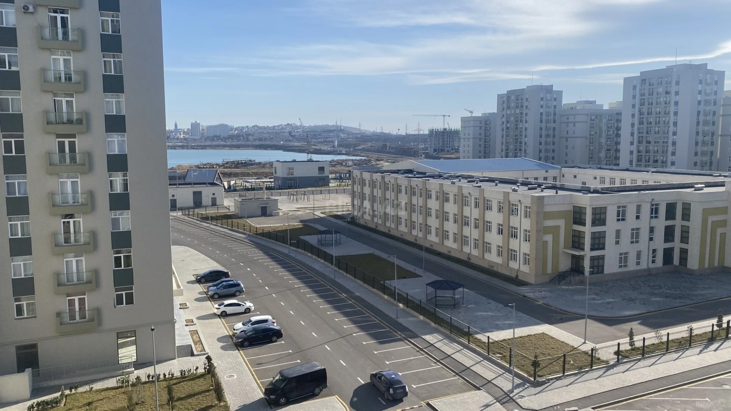 Satılır 4 otaqlı mənzil 110 m²