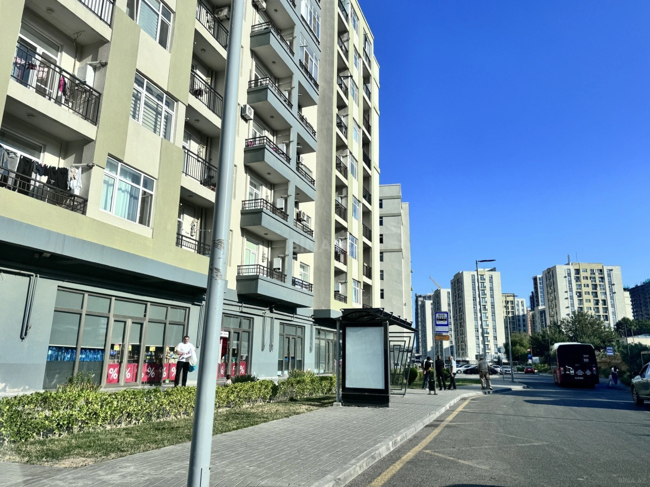 Satılır 4 otaqlı mənzil 110 m²
