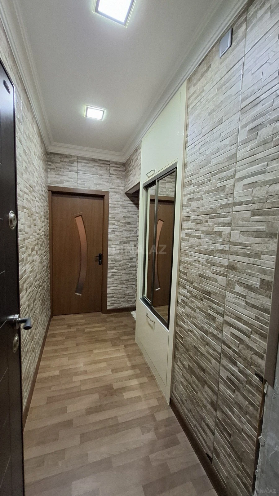 Satılır 2 otaqlı mənzil 55 m²