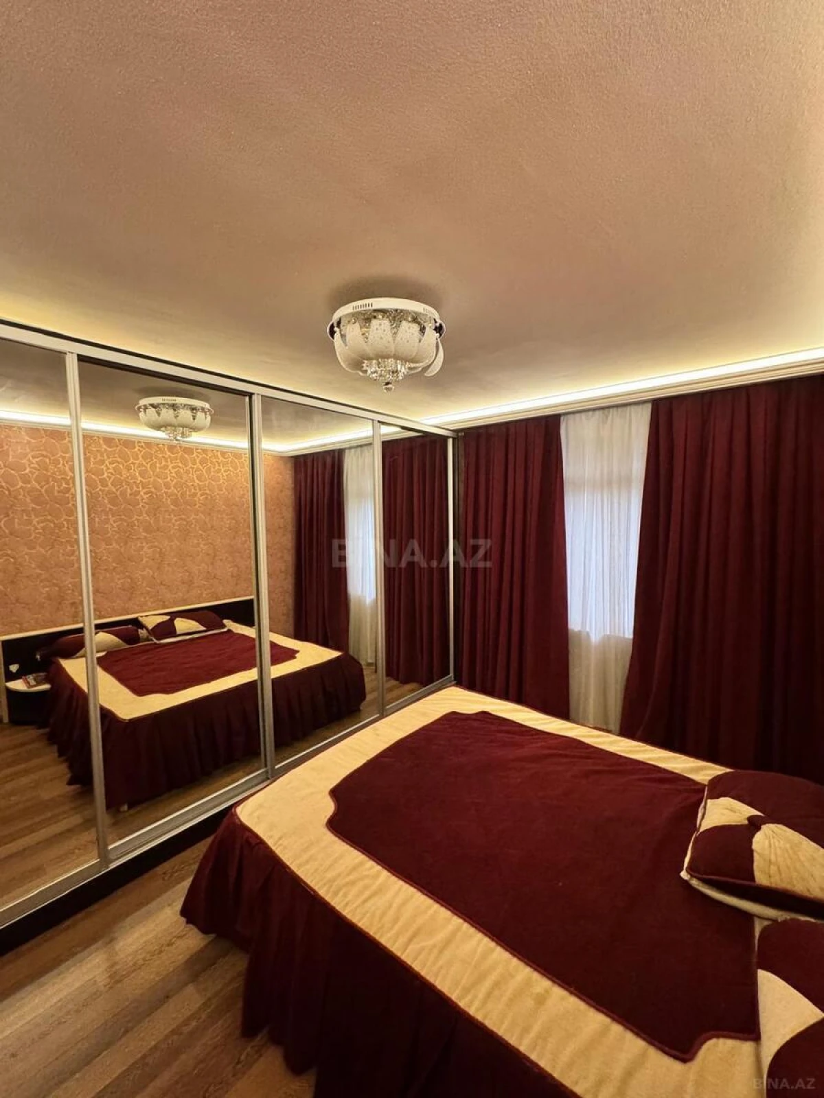 Satılır 2 otaqlı mənzil 65 m²