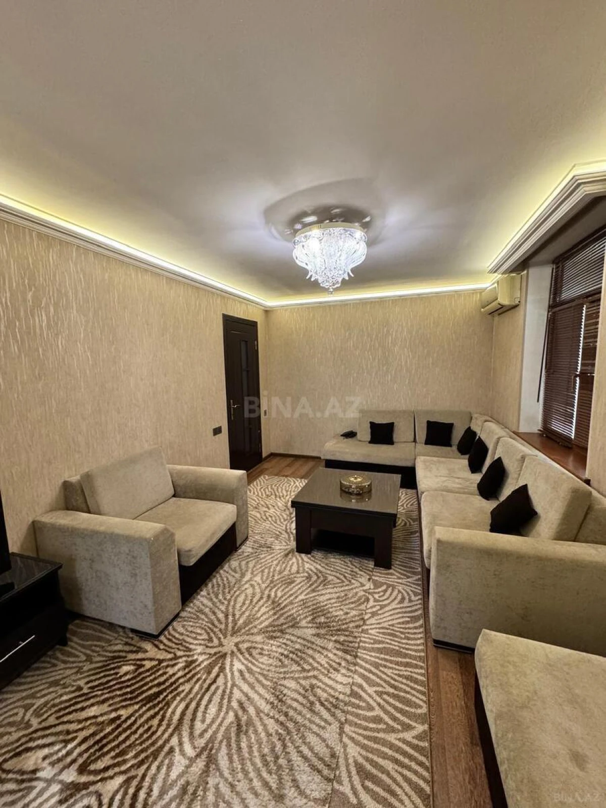 Satılır 2 otaqlı mənzil 65 m²