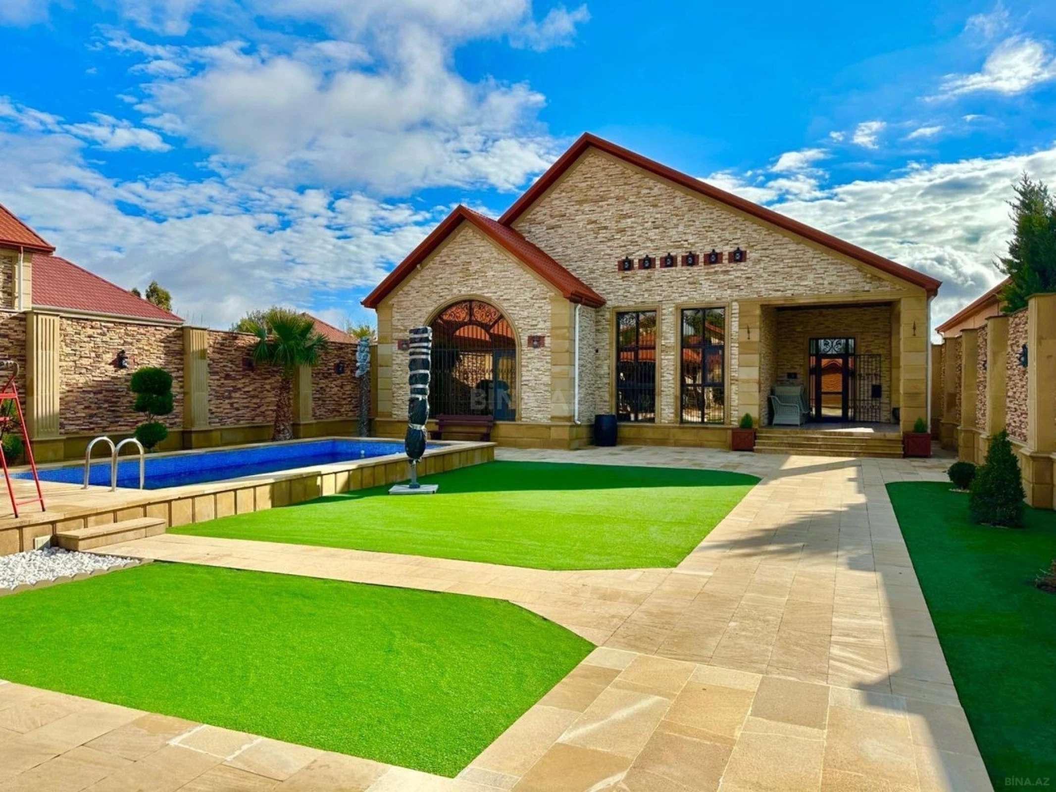 Kirayə verilir 3 otaqlı həyət evi 200 m²