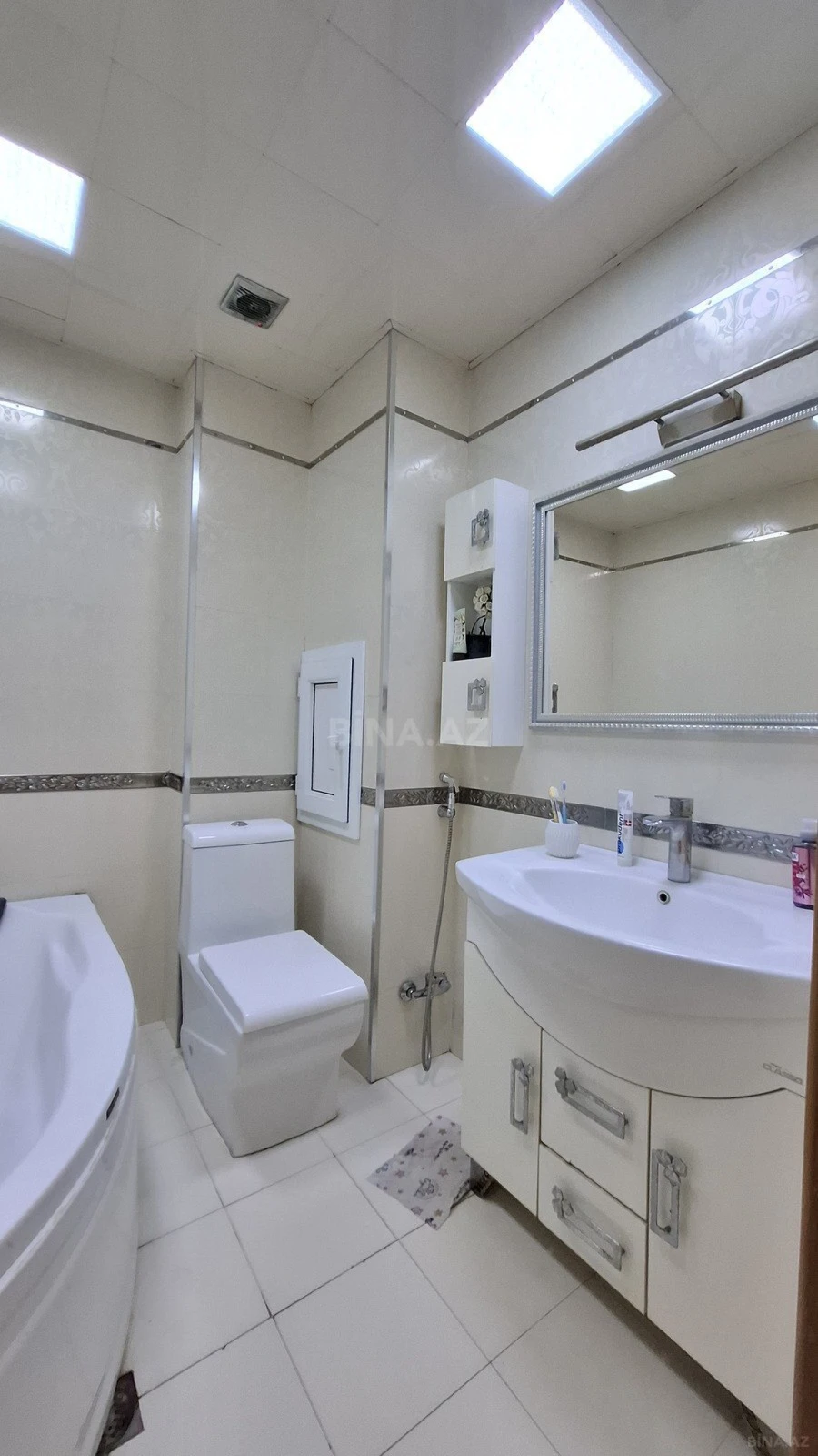 Satılır 3 otaqlı mənzil 90 m²