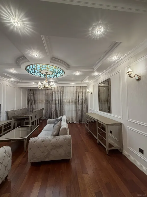 Satılır 3 otaqlı mənzil 142 m²