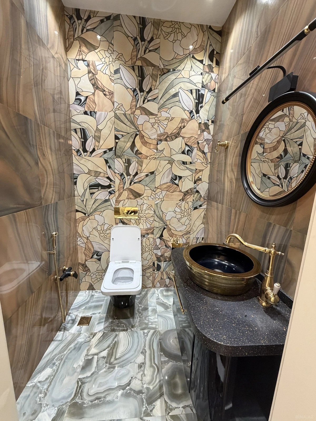 Satılır 3 otaqlı mənzil 142 m²