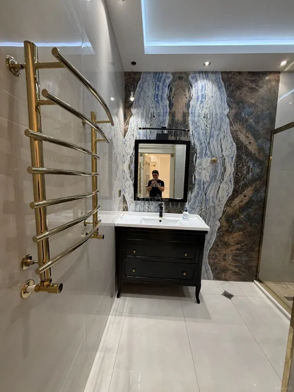 Satılır 3 otaqlı mənzil 142 m²