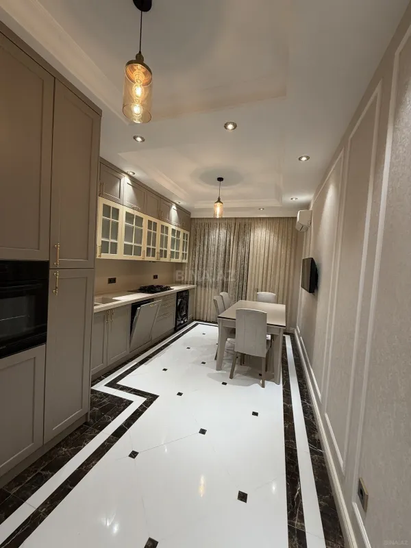 Satılır 3 otaqlı mənzil 142 m²