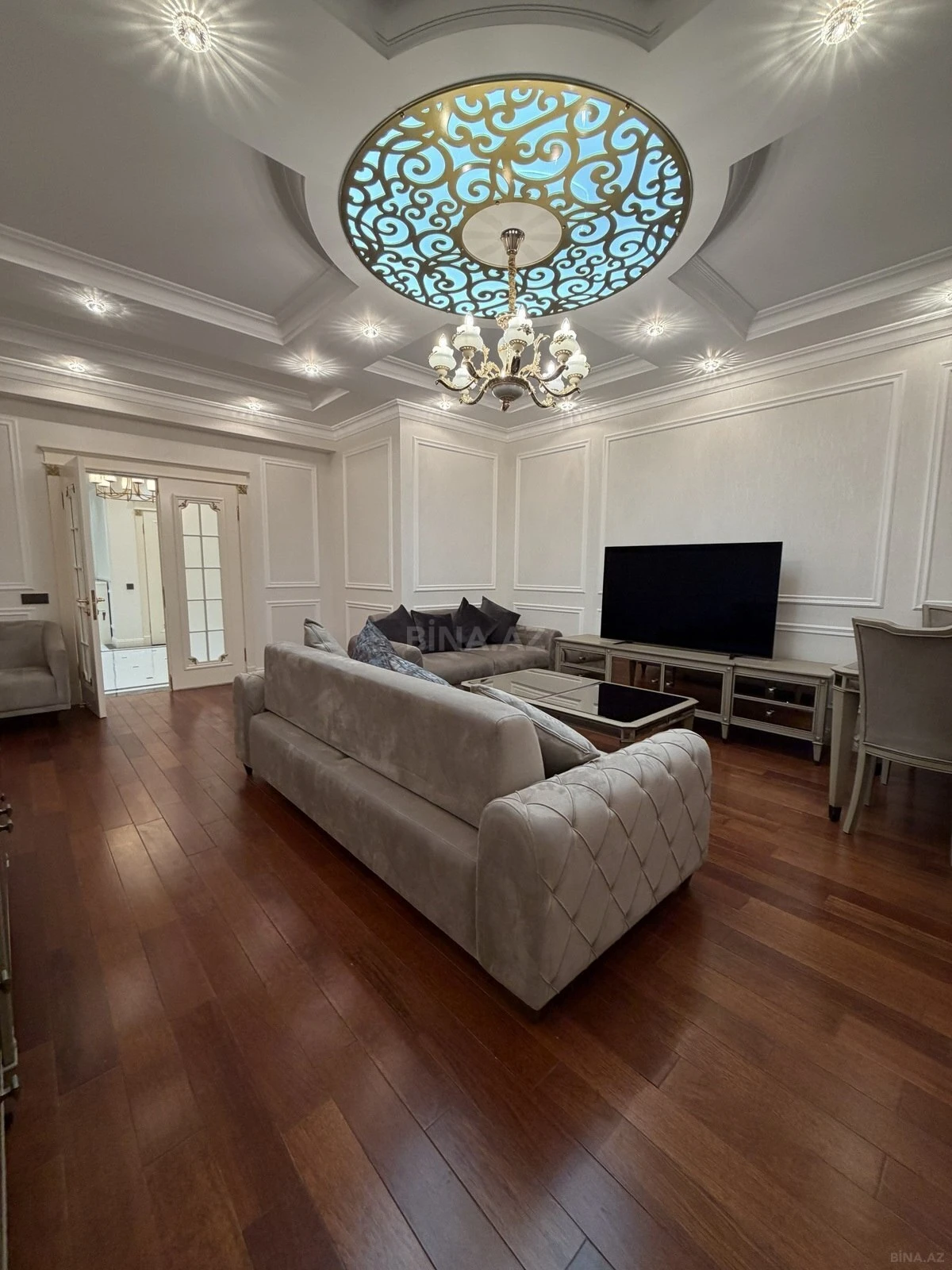 Satılır 3 otaqlı mənzil 142 m²