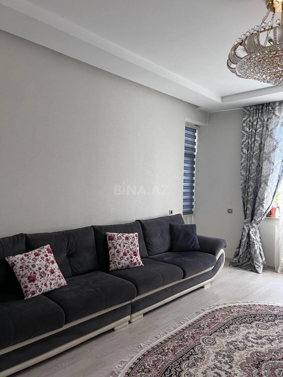 Satılır 2 otaqlı mənzil 82 m²