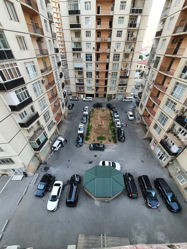 Satılır 2 otaqlı mənzil 82 m²