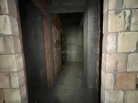 Satılır 4 otaqlı mənzil 190 m²