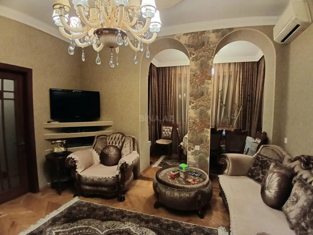 Satılır 3 otaqlı mənzil 102 m²